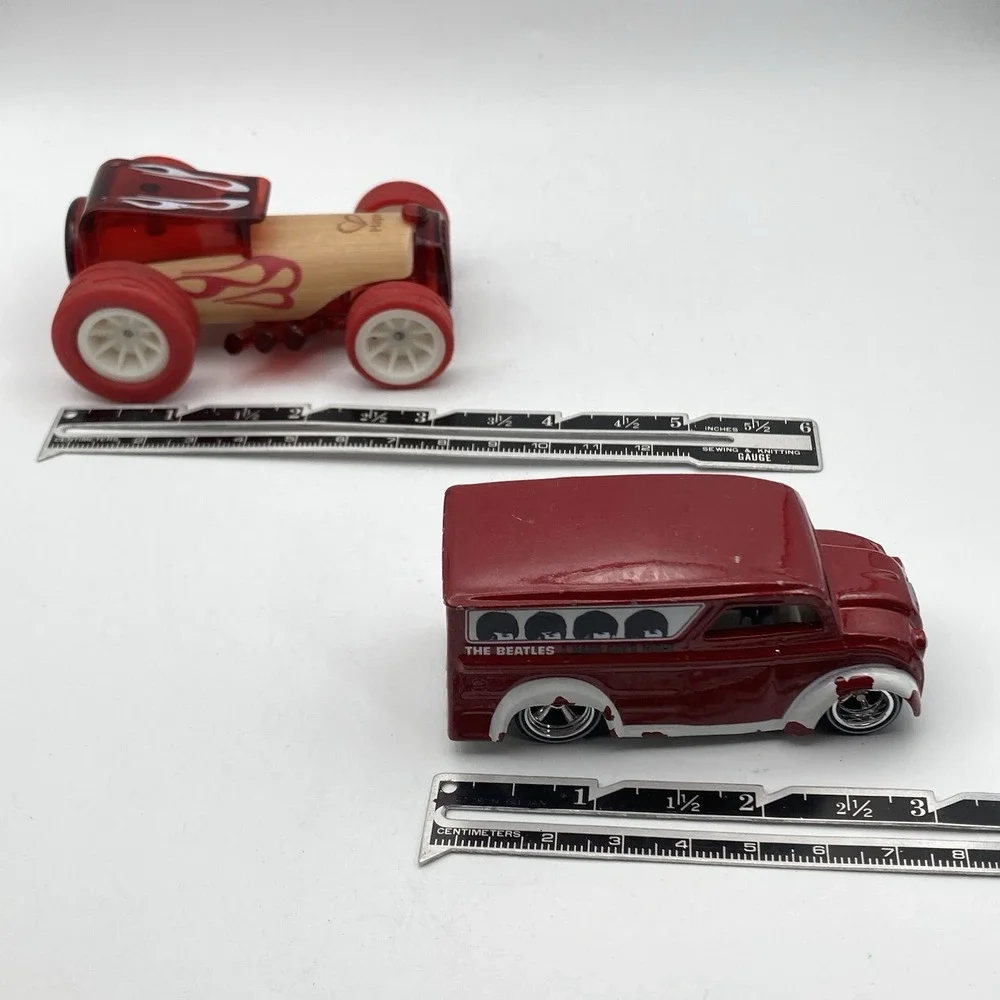 Hot Wheels Beatles Dairy Delivery Milk Truck Plastic Man Skullduggery / Lot #10